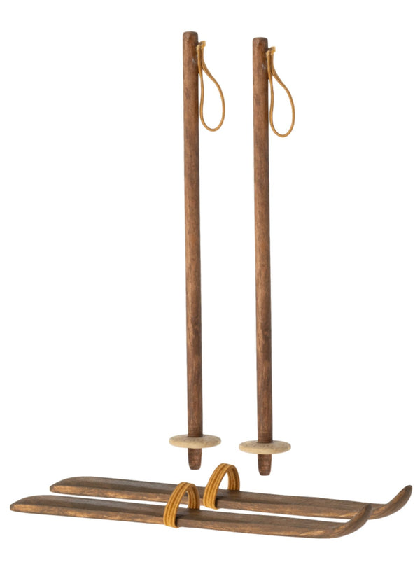 Ski and ski poles, Mum & Dad mouse