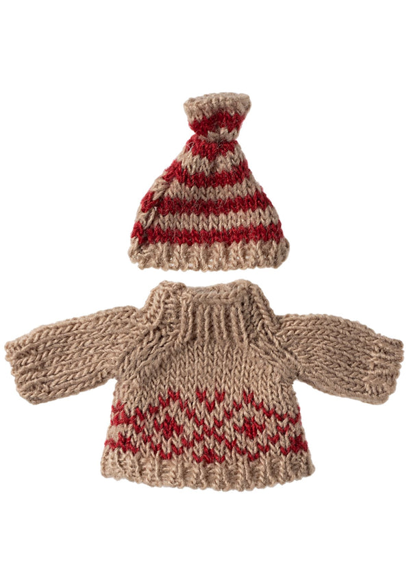 Knitted sweater and hat, Mum mouse